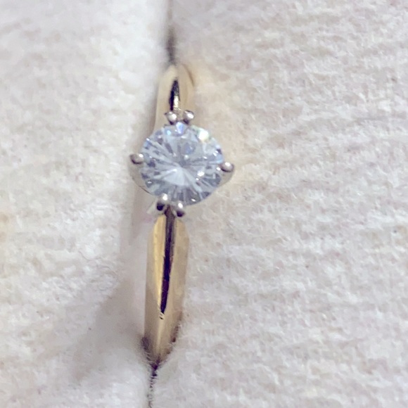 Diamond Ring - Picture 2 of 5